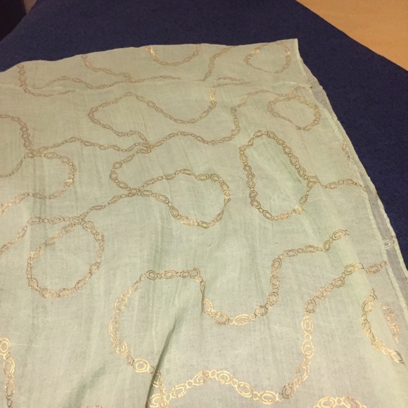 Scarf - Picture 1 of 2